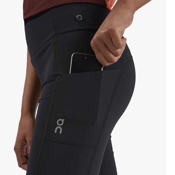 NWOT On Cloud On Running Active Shorts Mulberry Black - Picture 7 of 8